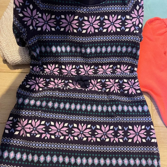 Set of 14 girls clothes skirts,dress,sweaters, sweatshirt leggings size 4 - Picture 6 of 13